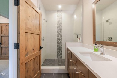 Fully furnished and lightly lived in, this luxury Milepost 1 - photo 43
