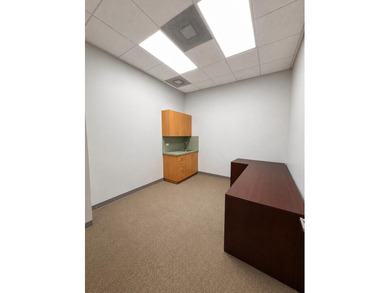 Turnkey Medical Office with Expansion Opportunity Position your - photo 10