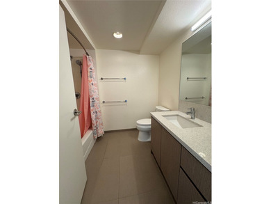 Beautiful city and mountain view high floor one bed one full - photo 8