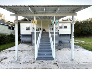 Beautiful coastal home just minutes walk away from the sandy - photo 3