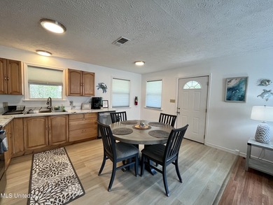 Beautiful coastal home just minutes walk away from the sandy - photo 6