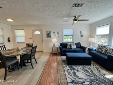 Beautiful coastal home just minutes walk away from the sandy - photo 8