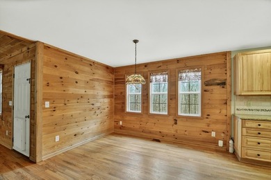 Less than a mile from Carters Lake, this charming mountain