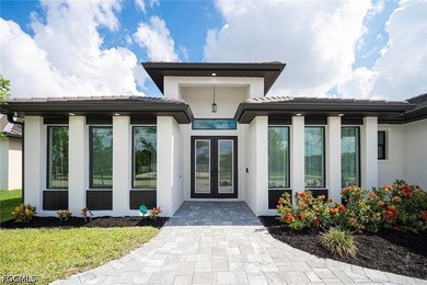 Custom-built 2024 waterfront estate with propane gas cooking - photo 5
