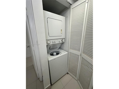 Investor Opportunity in the Heart of Brickell. Spacious 818 Sq