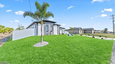 Welcome to your dream home! Nestled on a spacious lot, in front - photo 3
