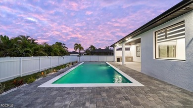 Welcome to your dream home! Nestled on a spacious lot, in front - photo 5