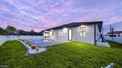Welcome to your dream home! Nestled on a spacious lot, in front - photo 9