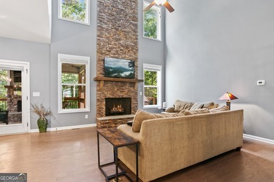 Amazing home in prime location!! Two story, traditional home - photo 11