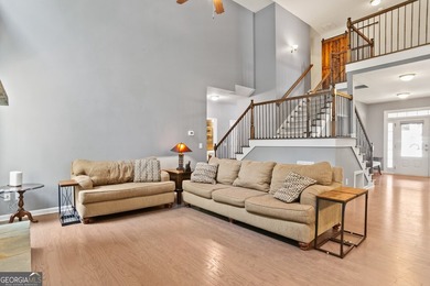 Amazing home in prime location!! Two story, traditional home - photo 12