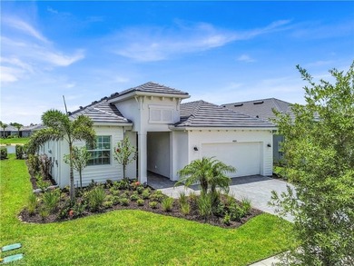 Experience luxury living in this exceptional BUNDLED GOLF - photo 3