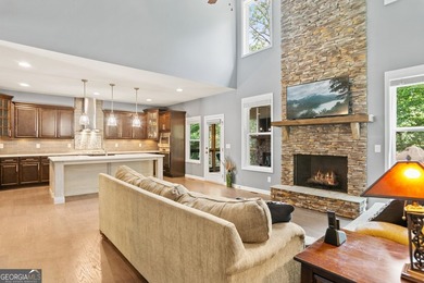 Amazing home in prime location!! Two story, traditional home - photo 13