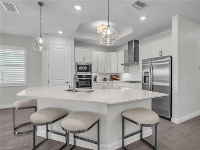 Experience luxury living in this exceptional BUNDLED GOLF - photo 6