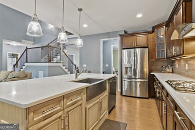 Amazing home in prime location!! Two story, traditional home - photo 18
