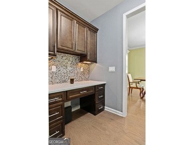 Amazing home in prime location!! Two story, traditional home - photo 20