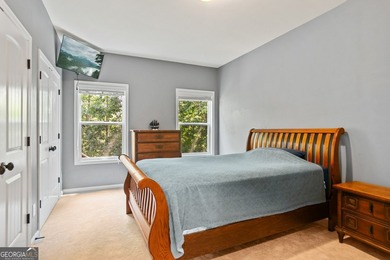 Amazing home in prime location!! Two story, traditional home - photo 22