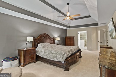 Amazing home in prime location!! Two story, traditional home - photo 26