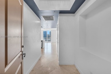 Welcome to your elegant urban oasis in the heart of downtown - photo 6