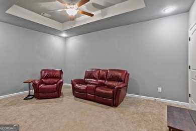 Amazing home in prime location!! Two story, traditional home - photo 46