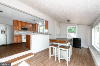 Welcome to lakefront living in Collings Lakes! This 3-bedroom - photo 10