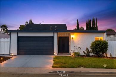 Welcome to this exquisitely renovated single-story home - photo 1