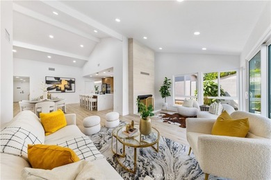 Welcome to this exquisitely renovated single-story home - photo 5