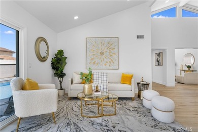 Welcome to this exquisitely renovated single-story home - photo 8