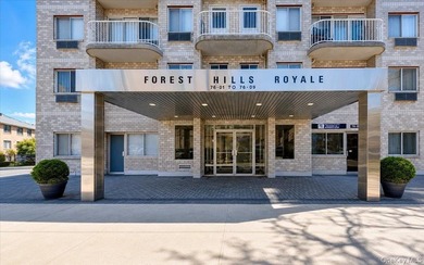 Duplex Penthouse Condo with Outdoor Space and Deeded Parking in - photo 2