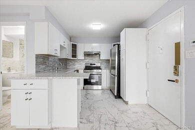 Duplex Penthouse Condo with Outdoor Space and Deeded Parking in - photo 5