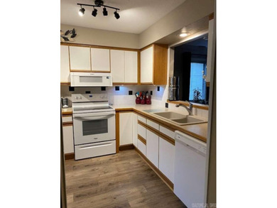 MOVE IN READY!!! This beautifully updated townhome in desirable - photo 6