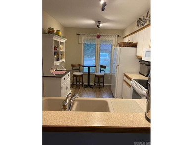 MOVE IN READY!!! This beautifully updated townhome in desirable - photo 9