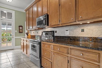 Perfect location and Incredible Opportunity! Beautiful 4 bedroom - photo 13