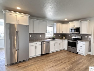 Fully Remodeled Home on 4 lots in a quiet lake development in - photo 17