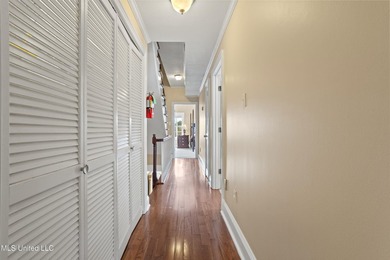 Perfect location and Incredible Opportunity! Beautiful 4 bedroom - photo 18