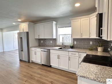 Fully Remodeled Home on 4 lots in a quiet lake development in - photo 19