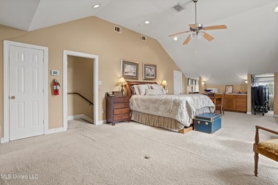 Perfect location and Incredible Opportunity! Beautiful 4 bedroom - photo 23