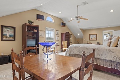 Perfect location and Incredible Opportunity! Beautiful 4 bedroom - photo 29
