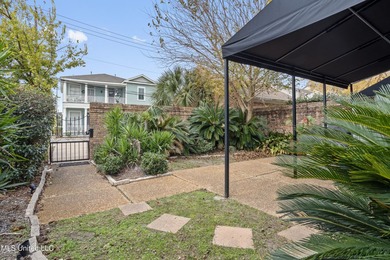 Perfect location and Incredible Opportunity! Beautiful 4 bedroom - photo 42