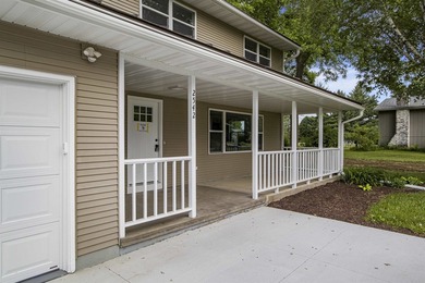 Nestled on a beautiful 1.1-acre lot in a peaceful country - photo 2