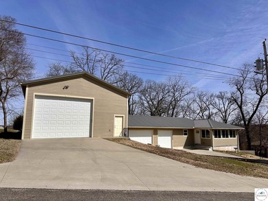 Fully Remodeled Home on 4 lots in a quiet lake development in - photo 47