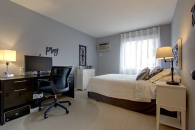 Beautifully updated unit throughout, including Kitchen with - photo 10