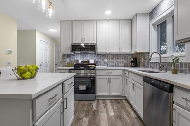 Nestled on a beautiful 1.1-acre lot in a peaceful country - photo 10