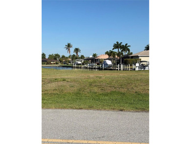 Beautiful waterfront lot in a prime location to build your dream - photo 3