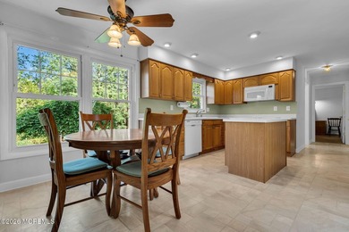 Welcome to this expansive 5-bedroom, 3 full bathroom home - photo 14