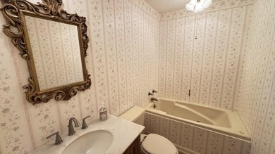 Very well maintained and peaceful location! This 3 bed / 2 bath - photo 15