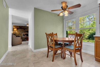 Welcome to this expansive 5-bedroom, 3 full bathroom home - photo 17