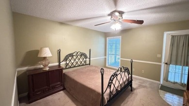 Very well maintained and peaceful location! This 3 bed / 2 bath - photo 18