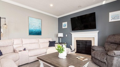 Unparalleled luxury meets carefree lake living in this stunning - photo 21