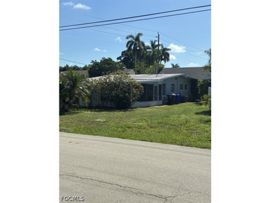 Palmlee park mid century. Carport, large porch and large yard - photo 1