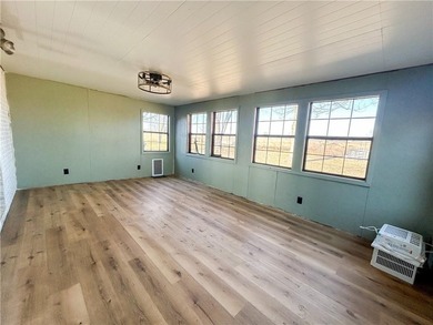 Enjoy peaceful country living with the convenience of easy - photo 21